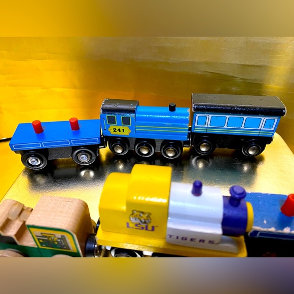 VINTAGE WOODEN TRAIN ENGINES & CARS MAGNETIC LSU, DOUG & MELISSA NAME TRAINS (6) - Picture 16 of 16